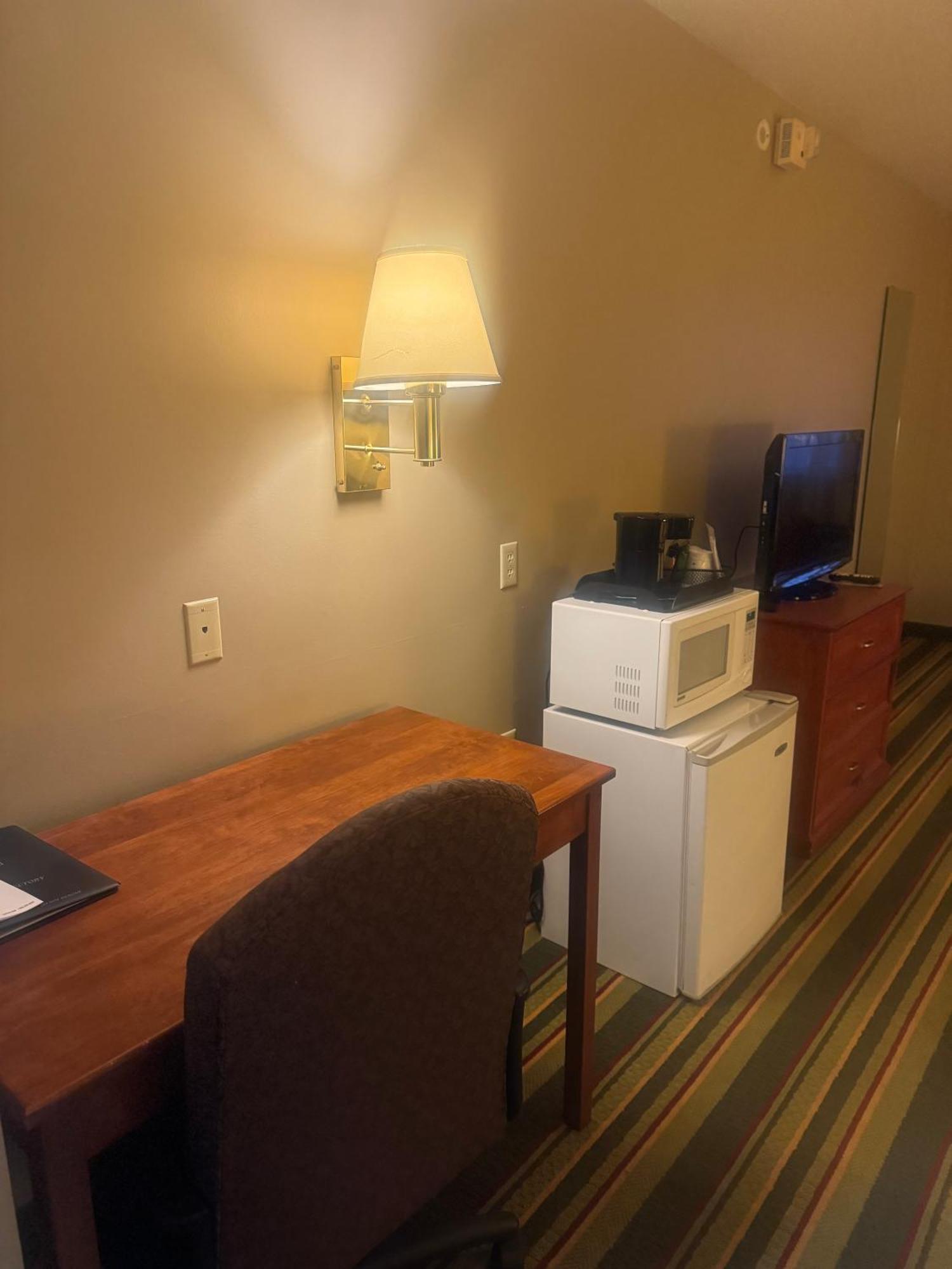 Super 8 By Wyndham Sparta Exterior photo
