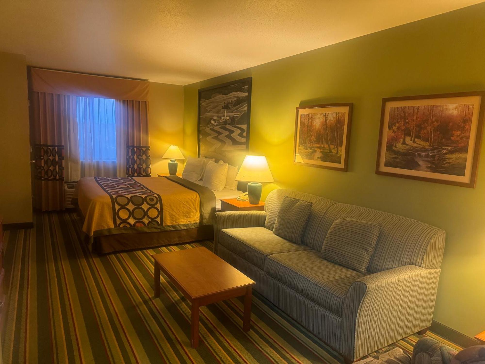 Super 8 By Wyndham Sparta Exterior photo
